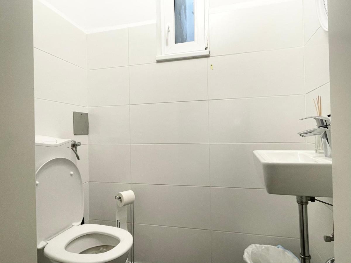 Premium Apartment Located At The Famous Vienna Kutschkermarkt Exterior photo
