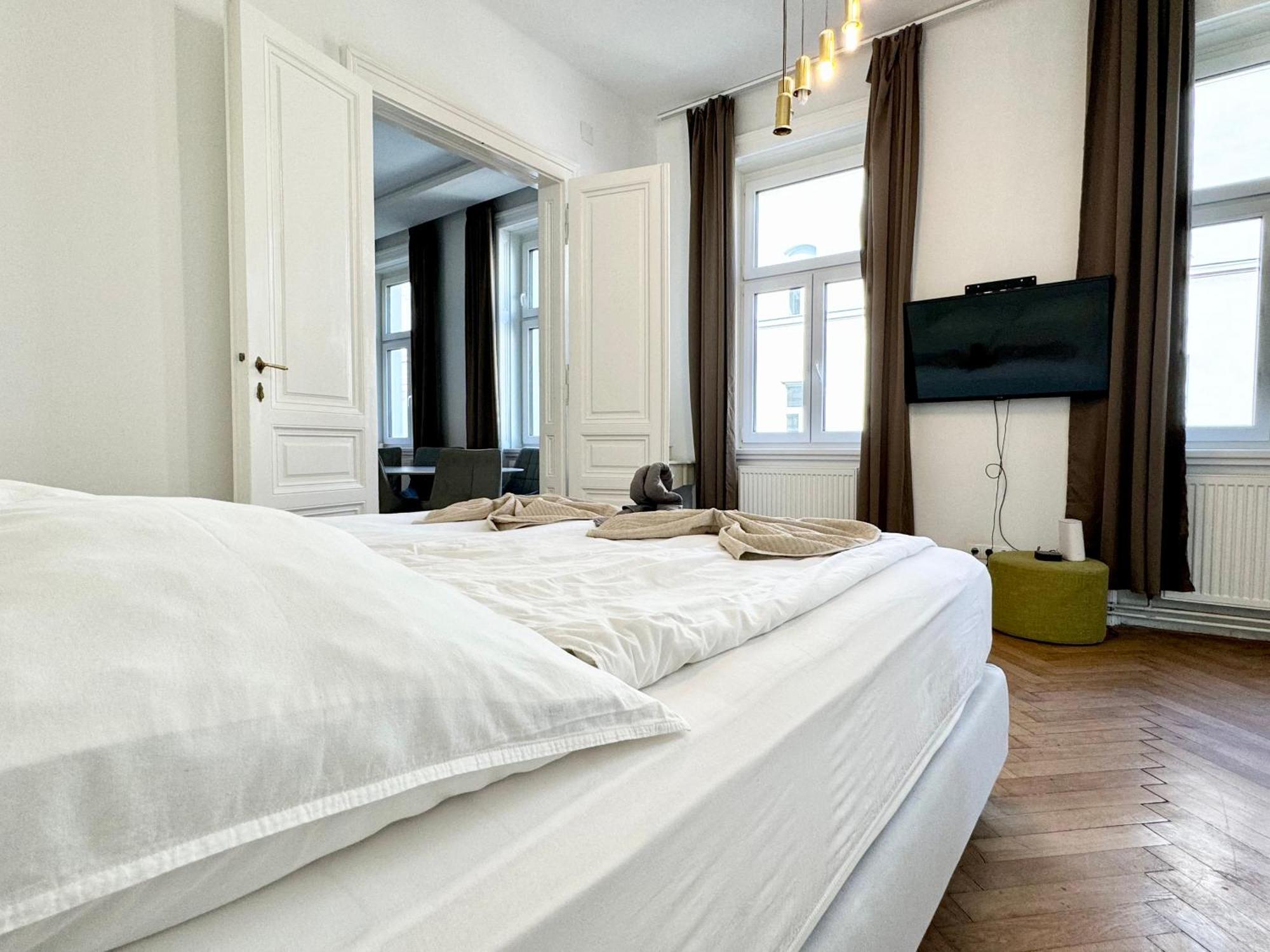Premium Apartment Located At The Famous Vienna Kutschkermarkt Exterior photo