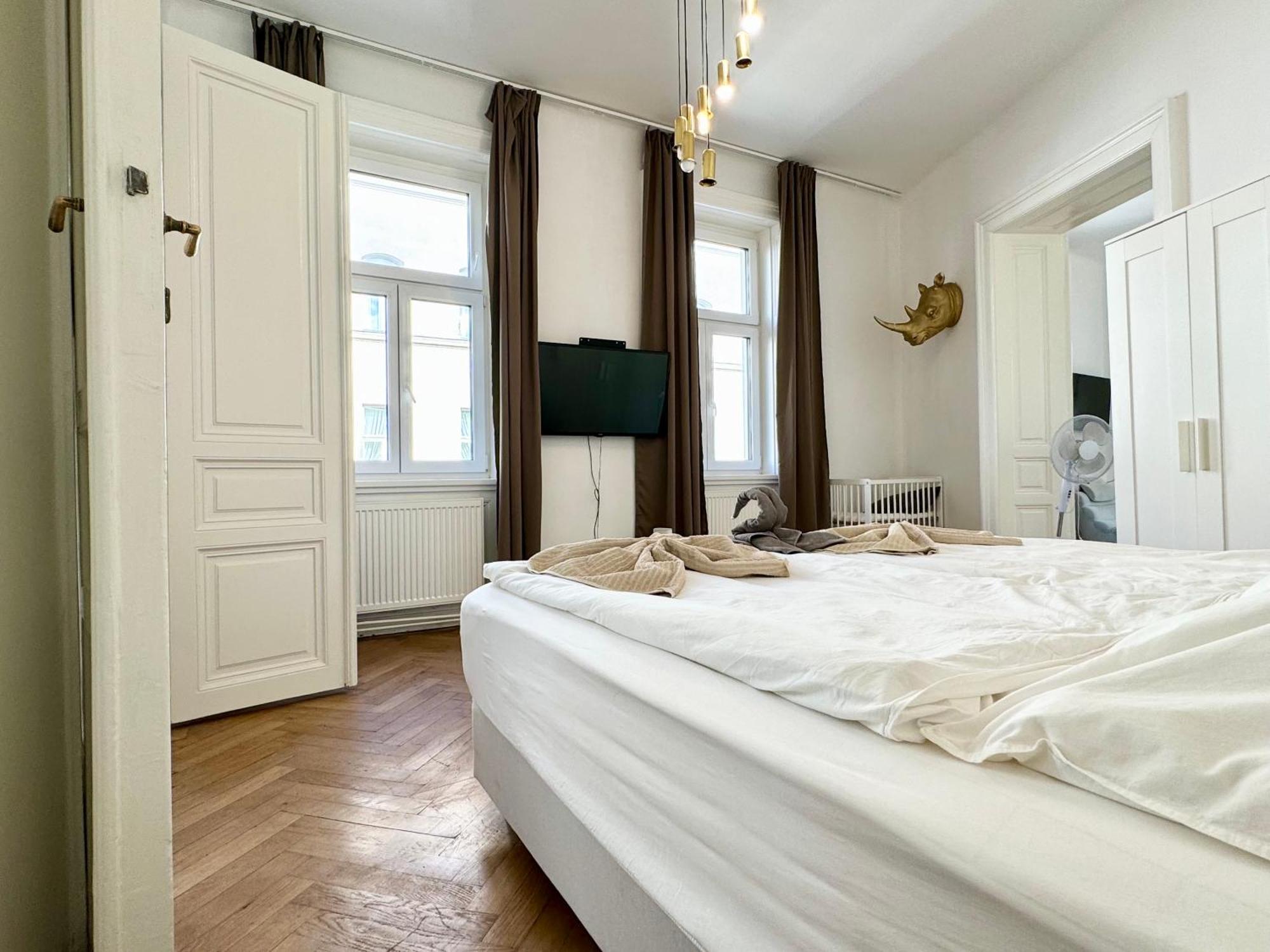 Premium Apartment Located At The Famous Vienna Kutschkermarkt Exterior photo