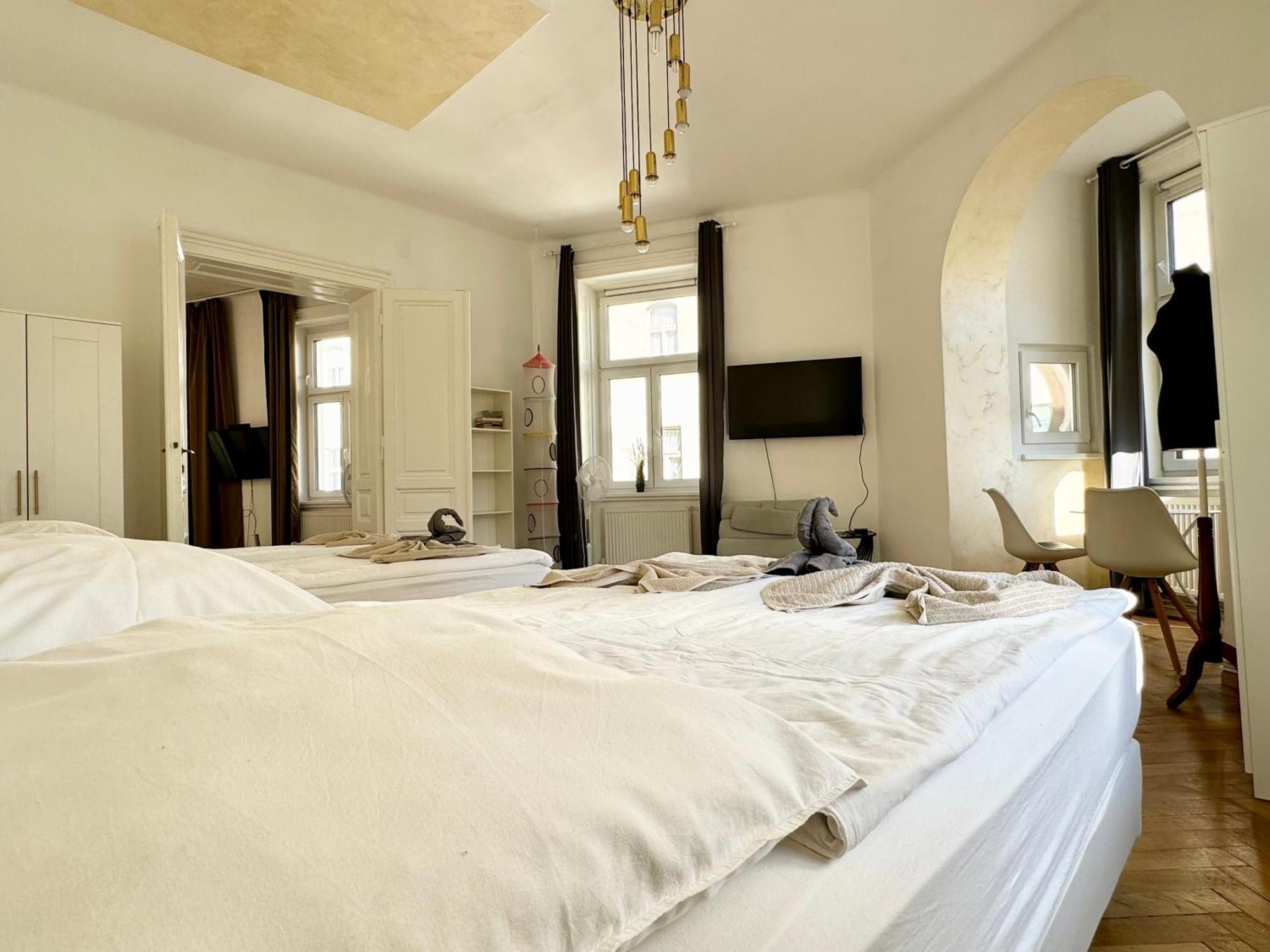 Premium Apartment Located At The Famous Vienna Kutschkermarkt Exterior photo