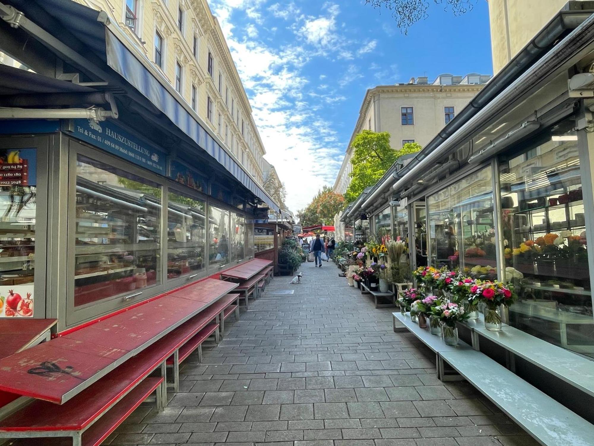 Premium Apartment Located At The Famous Vienna Kutschkermarkt Exterior photo